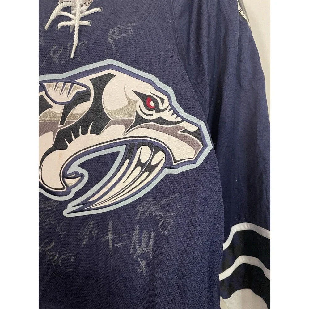 RARE NWT Nashville Predators Reebok Jersey XL X Large AUTOGRAPHED By TEAM 09/10